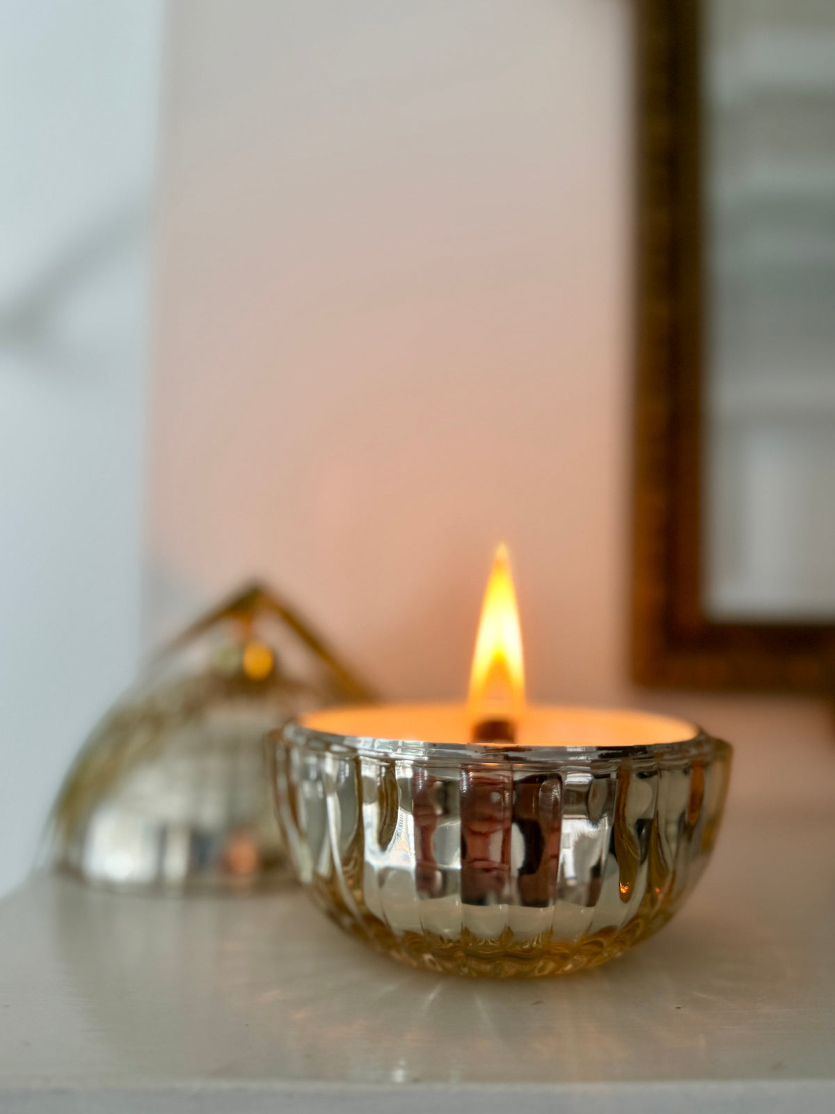 GOLD BAUBLE WINTER CANDLE