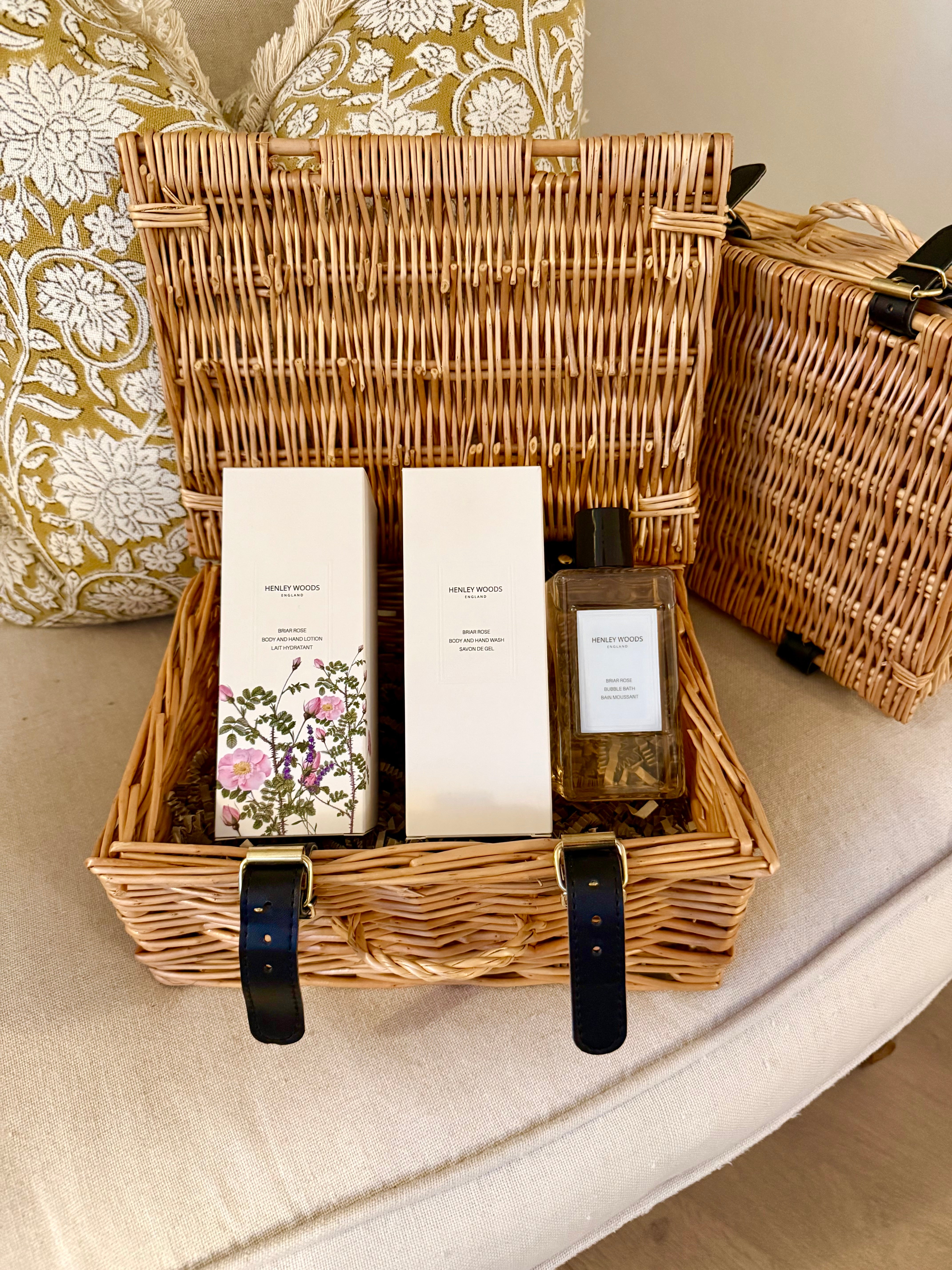 BRIAR ROSE BODY BATH AND HAND GIFT HAMPER