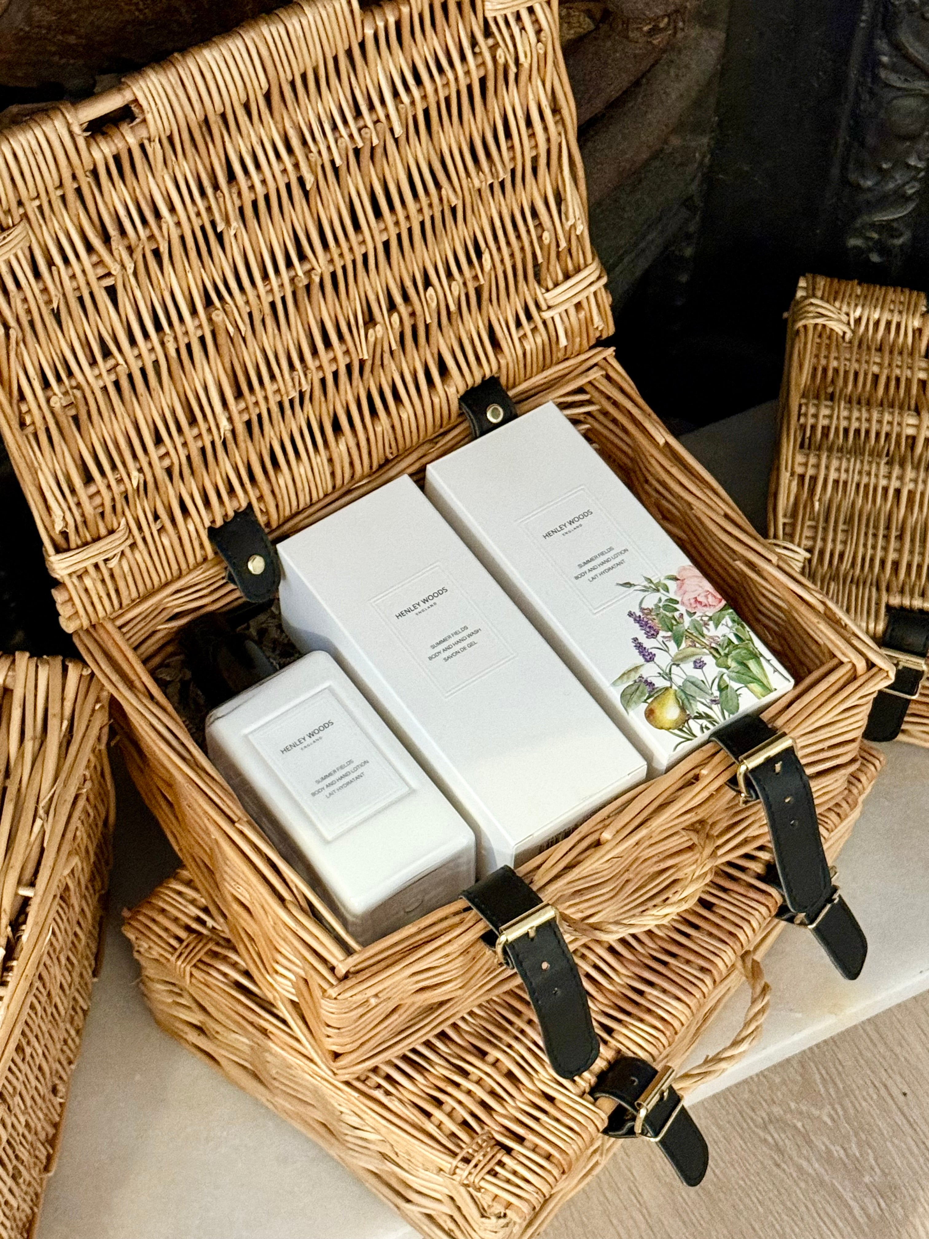 SUMMMER FIELDS LOTION AND HAND WASH GIFT HAMPER