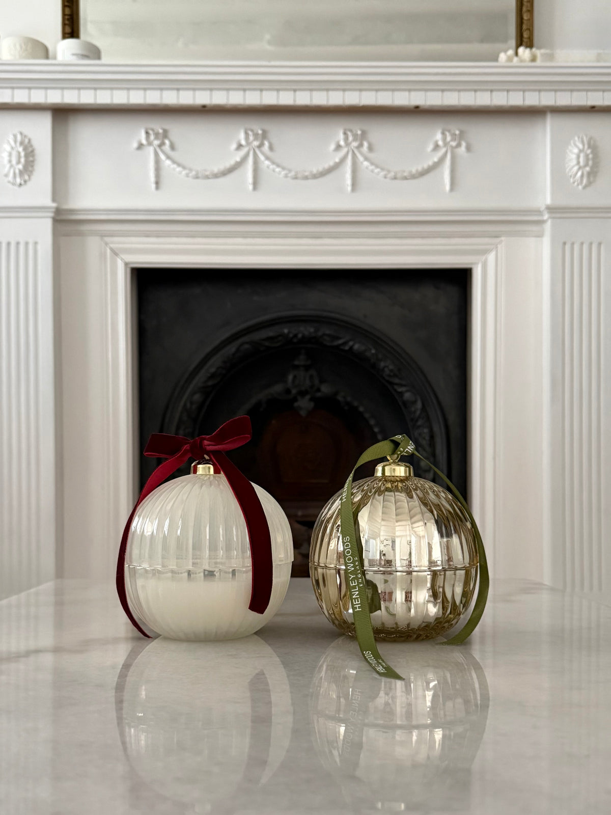 GOLD BAUBLE WINTER CANDLE